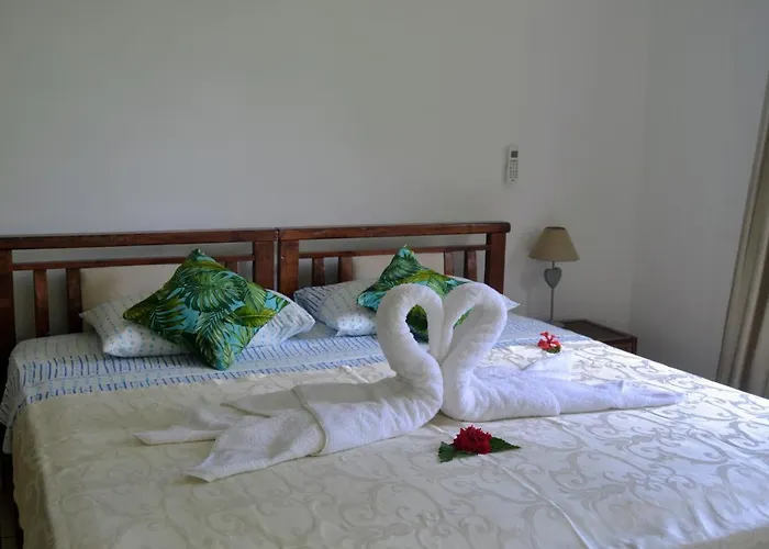 The Beach House 3*